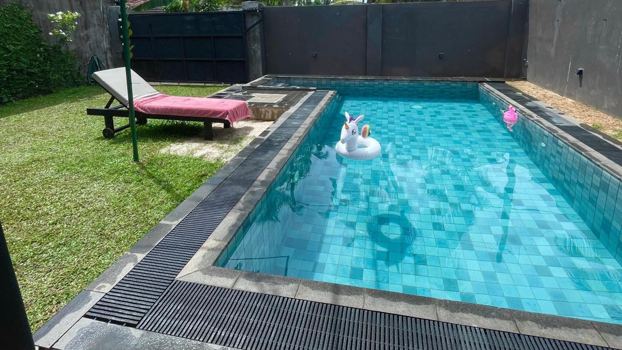 Negombo Morawala Beach Villa Екстериор снимка