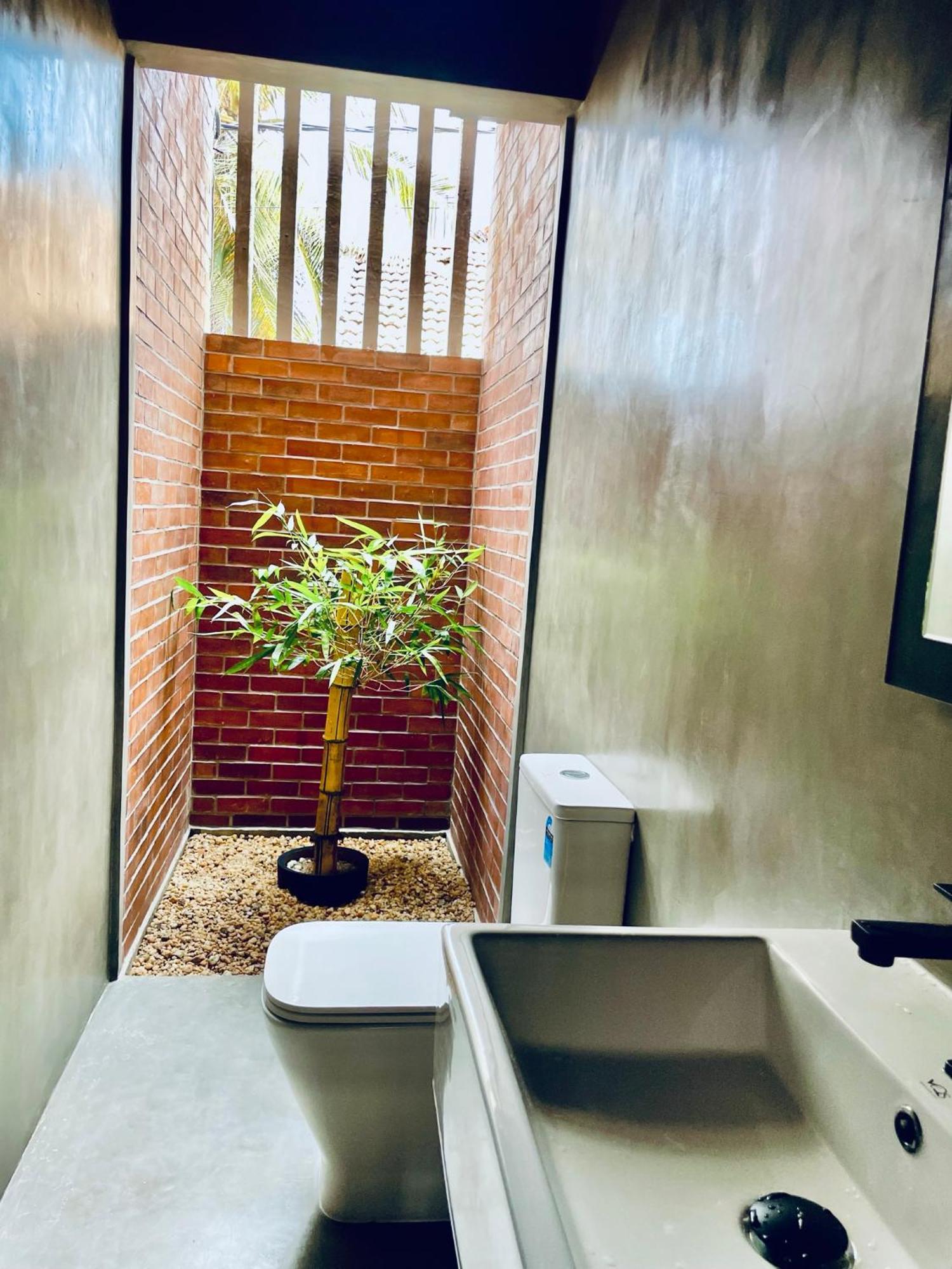Negombo Morawala Beach Villa Екстериор снимка